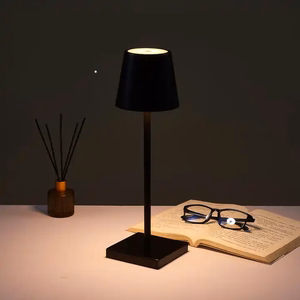 Naktinė lempa WDL-02 belaidė juoda