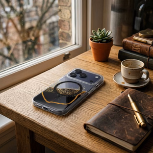 Su MagSafe suderinamas Golden dėklas iPhone 16, juodas