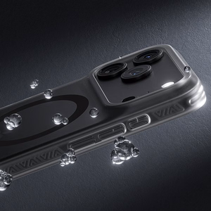 Juodas „Benks Magnetic Lucid Armor Pro“ kevlaro dėklas su metaliniu rėmeliu (C.K.PC.AP.BK.0073), skirtas iPhone 18 Pro Max / iPhone 17 Pro Max su „Camera Control“ mygtuku