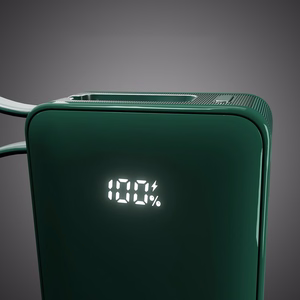 Išorinė baterija SBS 10000 mAh 20W su įmontuotu USB-C kabeliu ir skaitmenine indikacija - žalia