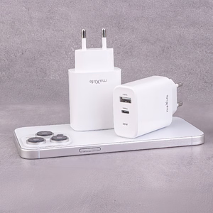 "Maxlife MXTC-10-20AC PD QC įkroviklis 1x USB-C 1x USB 20W baltas