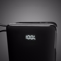 Išorinė baterija SBS 20000 mAh 20W su įmontuotu USB-C kabeliu ir skaitmenine indikacija - juoda