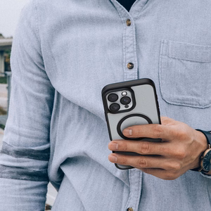 Incipio Velocity dėklas su MagSafe, skirtas iPhone 16 Pro Max, skaidrus su juodu rėmeliu