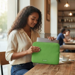 Tucano Colore2 neopreninis įmautės tipo dėklas, skirtas 13 col. MacBook Air (M5/M4/M3/M2/M1, 2026–2018), 13 col. MacBook Pro ir 12 col. nešiojamiesiems kompiuteriams, žalias