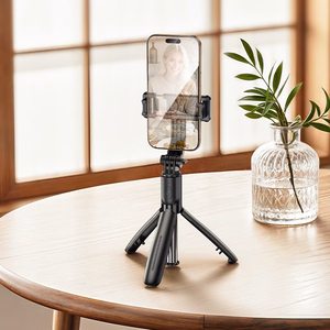 Borofone Selfie lazda BY13 Nube belaidė su tripod'u ir nuotolinio valdymo pulteliu juoda