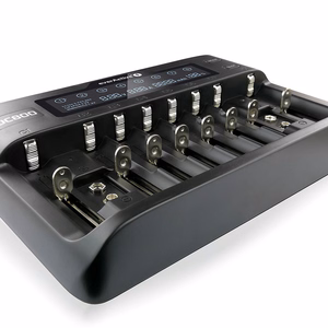 everActive UC-800 – cilindrinių Li-ion ir Ni-MH akumuliatorių įkroviklis