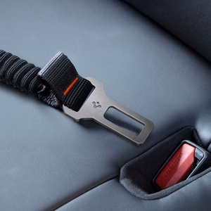 SPIGEN PS100 universalus automobilio saugos diržo laikiklis augintiniams juodas