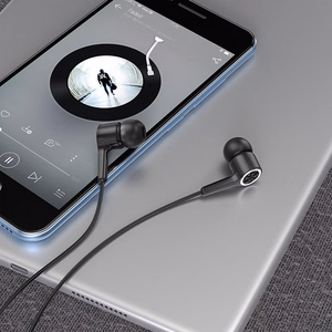 HOCO laidinės ausinės Jack 3,5 mm su mikrofonu M104 juodos