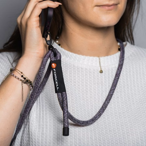 FORCELL F-DESIGN S10X165 kryžminė telefono virvelė su reguliuojamu ilgiu (maks. 82,5cm kilpoje) pilka violetinė