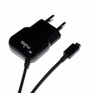 Puro Mini Travel kompaktiškas tinklo įkroviklis su integruotu 1,45 m Micro-USB laidu, 5 V / 1 A, juodas