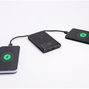 FORCELL F-ENERGY F10K6 Multicharge išorinė baterija su integruotais USB-C ir Lightning laidais, PD, QC3.0, 3 A, 22,5 W, 10000 mAh, juoda