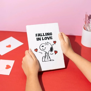 Snoopy Love Season A5 užrašų knygelė pliušiniu viršeliu