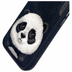 Nimmy Big Eyed Pet 2.0 Panda Dėklas telefonui iPhone 16 - juodas