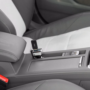 Automobilinis FM transmiteris su Bluetooth funkcija (2× USB)