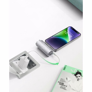 VEGER išorinė baterija 5000 mAh su įmontuotu jungtimi Lightning PD QC3.0 2,4A 12W PlugOn (W0573P) sidabrinė