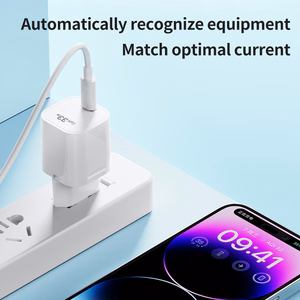Rock sieninis įkroviklis T88 Sugar Cube Series GaN - Type C - QC 3.0 PD 33W 3A baltas