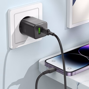 Borofone Sieninis įkroviklis BN14 Royal GaN - USB + Type C - QC 3.0 PD 30W su Type C į Lightning kabeliu juodas