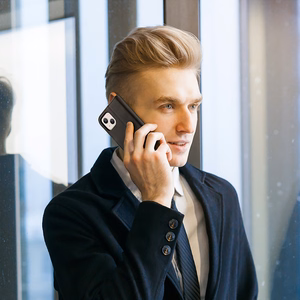 Dux Ducis Hivo odinis atverčiamas dėklas iš natūralios odos su kortelių ir dokumentų pinigine iPhone 14 Plus, juodas
