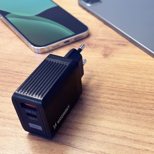 Įkroviklis Wozinsky GaN juodas 20W (USB / USB-C)