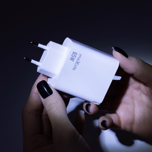 "Maxlife MXTC-09-65ACC GaN PD QC įkroviklis 2x USB-C 1x USB 65W baltas