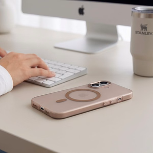 Tech-Protect MagZero MagSafe dėklas, skirtas iPhone 17, matinis smėlio ir rudos spalvų