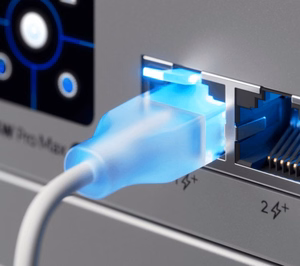 Ubiquiti UACC-Cable-Patch-EL-1M-W tinklo kabelis Permatomas, Balta Cat6