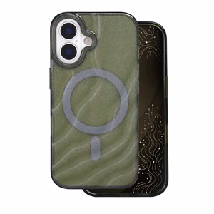 „Tecto Shield Desert Mag“ dėklas, skirtas iPhone 16 6,1", tamsiai alyvuogių spalvos