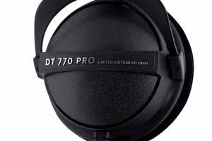 Beyerdynamic DT 770 PRO Black Limited Edition – studijinės ausinės, uždaro tipo, 80 Ω, juodos (43000220)