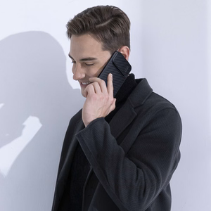 Nillkin Sintetinio pluošto S dėklas iPhone 14 su kameros dangteliu juodas