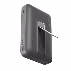 Cuktech WPB100 išorinė baterija 10 000 mAh, Qi2, 30 W, su magnetiniu tvirtinimu ir stovu – juoda