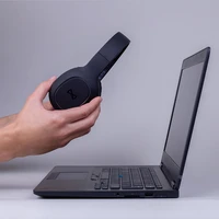 "Forever" belaidės ausinės BTH-505 ant ausies juodos spalvos