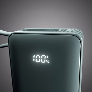 Išorinė baterija SBS 10000 mAh 20W su įmontuotu USB-C kabeliu ir skaitmenine indikacija - pilka
