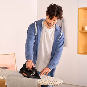 BLACK+DECKER BXIR3000E – garinis lygintuvas, 3000 W, juodas (ES9180190B)