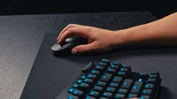 Logitech G 910-006630 kompiuterio pelė Žaidimams Dešinės rankos Radijo dažnio belaidė Optinis 32000 DPI