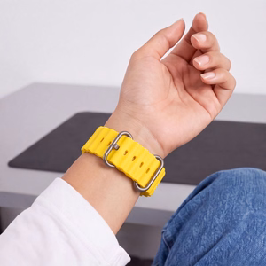 Tech-Protect IconBand Pro Strap for Apple Watch 4 / 5 / 6 / 7 / 8 / 9 / SE / Ultra 1 / 2 (42/44/45/49 mm) - Yellow
