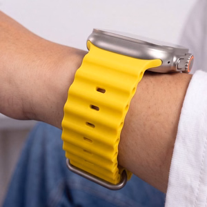 Tech-Protect IconBand Pro Strap for Apple Watch 4 / 5 / 6 / 7 / 8 / 9 / SE / Ultra 1 / 2 (42/44/45/49 mm) - Yellow