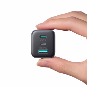 Joyroom JR-TO1 GaN 45W USB-C Lightning USB-A sieninis įkroviklis juodas