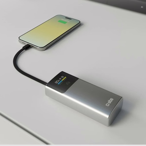 SBS 10000mAh PD 20W išorinė baterija su LCD ekranu ir įmontuotu USB-C kabeliu - pilka