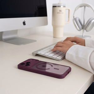 Tech-Protect MagOne CC MagSafe dėklas su 2 grūdintais stiklais, skirtas iPhone 18 Pro / 17 Pro, skaidrus bordo spalvos
