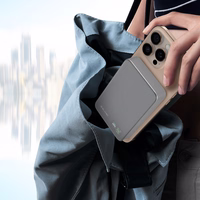 Blavec Išorinė baterija 10000mAh BJ-04 Plona 13,5mm - Type C - 22,5W magnetinė Magsafe 3 in 1 (PBBJ04-MC10G) pilka stiklas