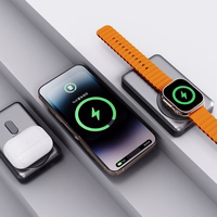 Dudao K29 10000mAh PD 20W Magnetinė išorinė baterija su metaliniu dėklu, stovu ir įmontuotais USB-C/Lightning kabeliais - sidabrinė