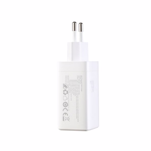 Joyroom JR-TG10 65W GaN 2x USB-C + USB-A sieninis įkroviklis su 100W USB-C - USB-C 1.2m laidu - baltas