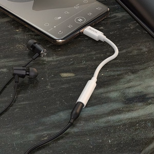 Adapteris HOCO USB Type-C (M) - ausinių jungtis 3.5mm (F)