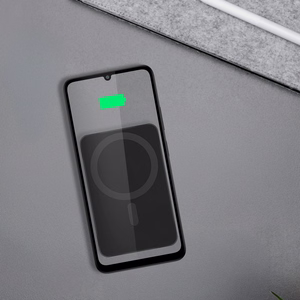 Krüger&Matz magnetinė belaidė išorinė baterija, 10000 mAh, juoda