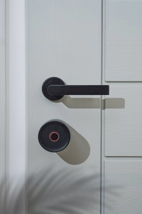 Yale Linus Smart Lock L2 Lite - умный дверной замок черный