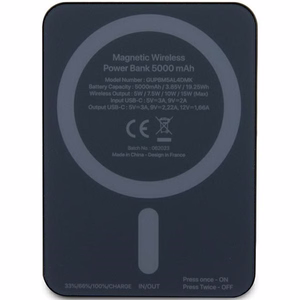 Guess Magnetinė 4G Strassed Metalinis Logotipas indukcinė išorinė baterija 15W 5000mAh - juoda
