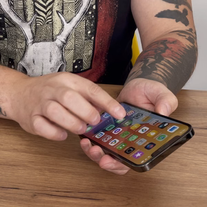 Wozinsky visiškai klijuojamas grūdintas stiklas, skirtas Samsung Galaxy S24 Ultra, su juodu rėmeliu