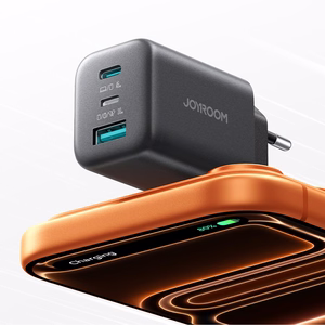 Joyroom JR-TO1 GaN 45W USB-C Lightning USB-A sieninis įkroviklis juodas