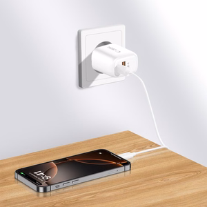 Tech-Protect NCA20 PD 20W QC3.0 USB-A / USB-C sieninis įkroviklis + USB-C / Lightning kabelis 100cm - baltas