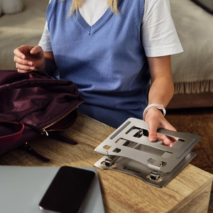 Wozinsky WRS-CPY75DSS aliuminis nešiojamojo kompiuterio ir planšetės stovas + nemokamas išmaniojo telefono stovas - sidabrinis